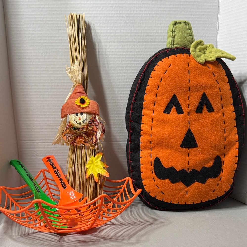 Vintage Halloween Pumpkin Decor Pillow Basket Scarecrow 2 Pumpkin Scoops Hotpad - Picture 2 of 16